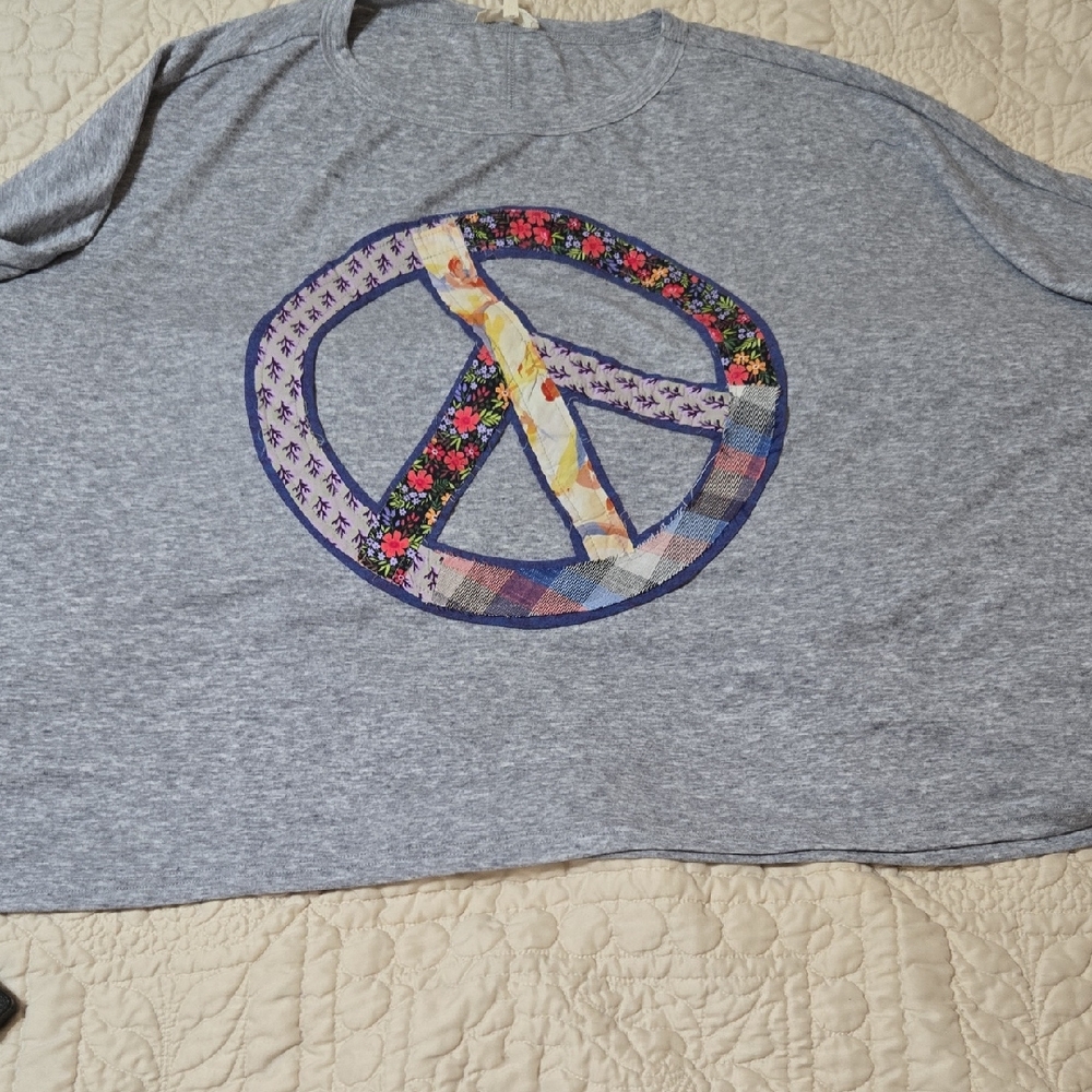 Easel Heather Gray Floral Graphic Tee